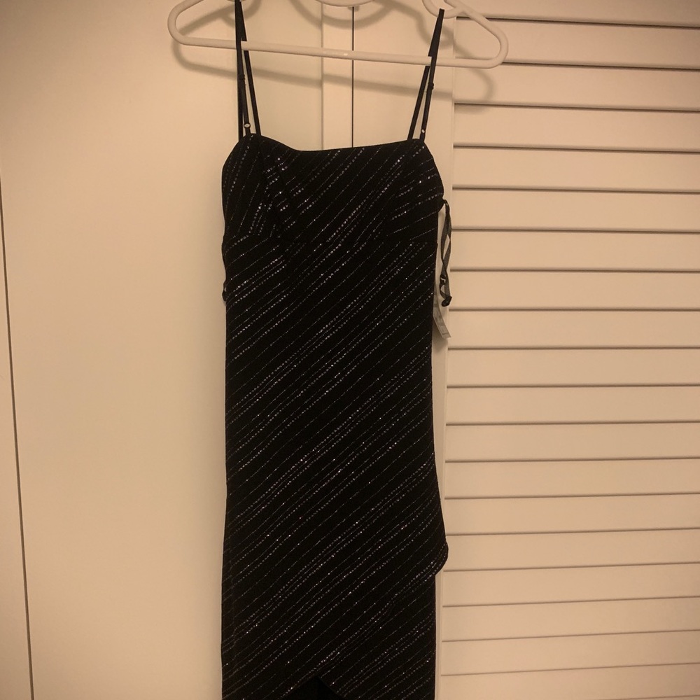 Dress - Picture 3 of 4